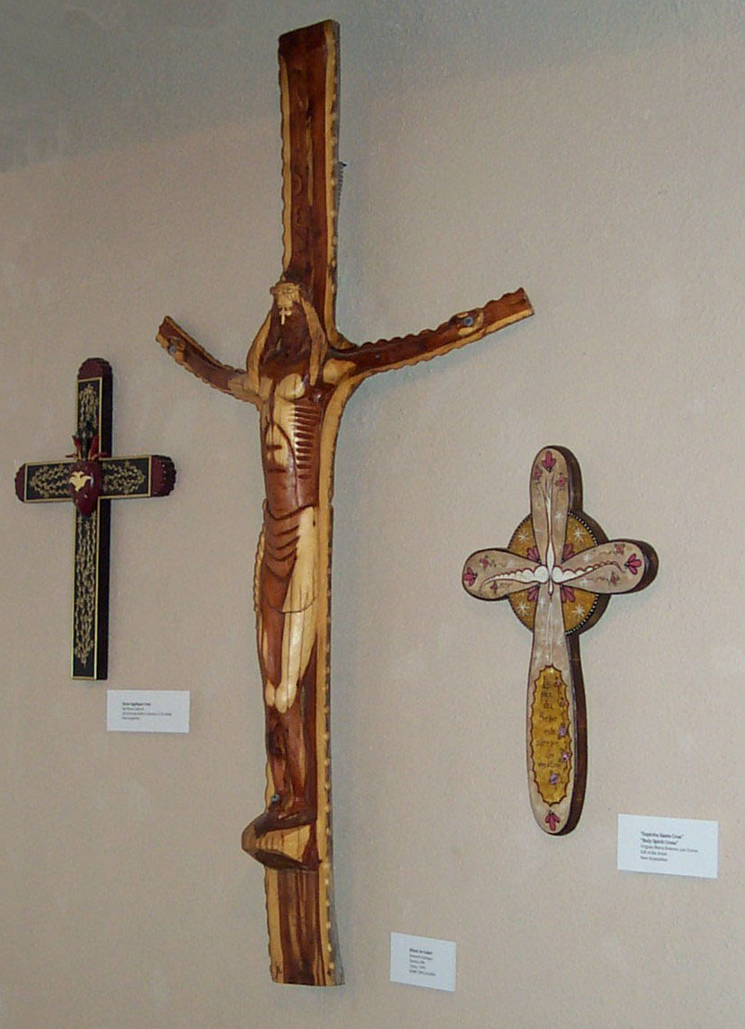 Espiritu
                    Santo Cruz on display